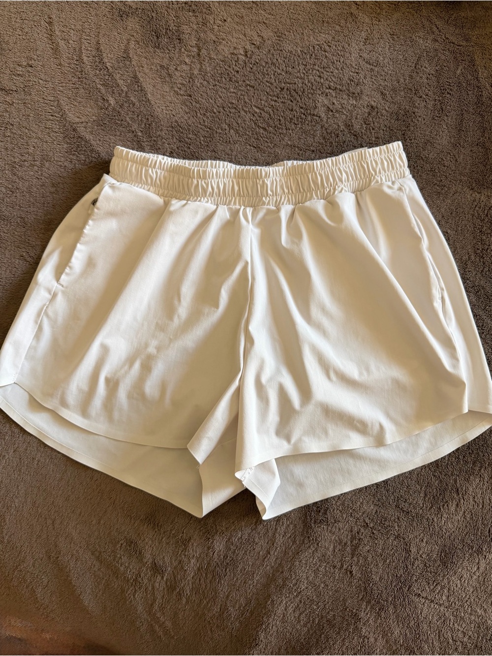 Uniqlo Ultra Stretch Women's Athletic Shorts with Elastic Waist, pockets, size M